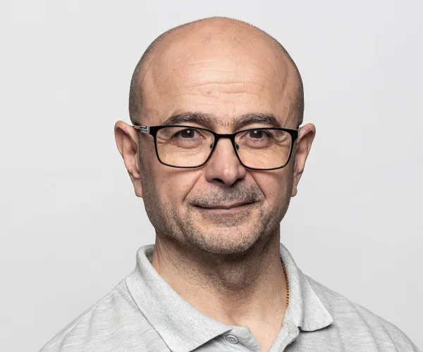 <img alt="" src="https://lcdinvent.se/media/pages/kontakt/8b9f28ef57-1718278704/zoltan-02.jpg">